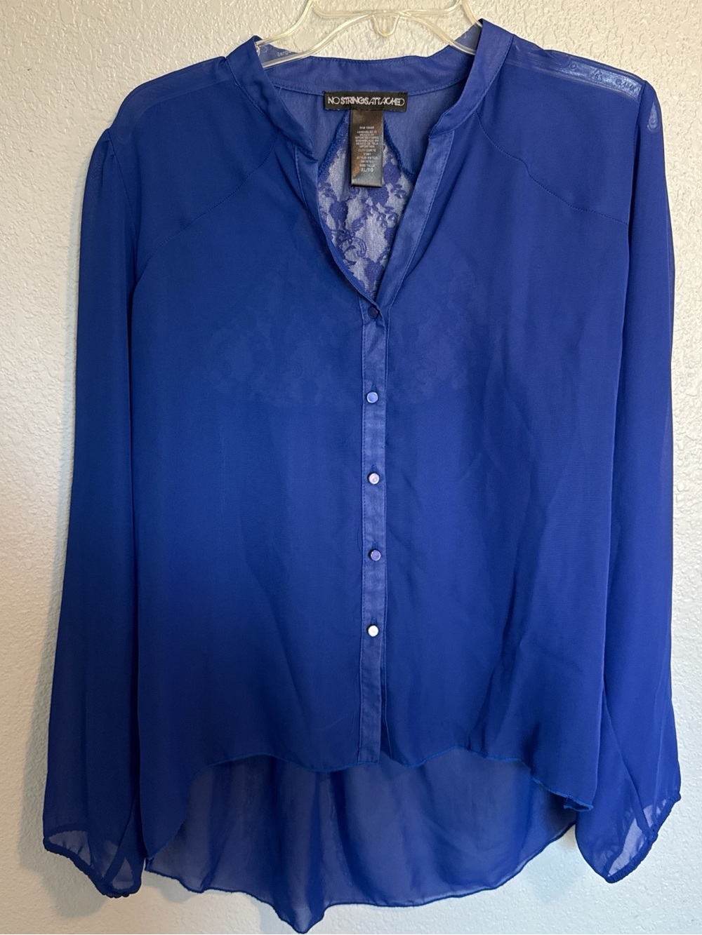 No Strings Attached sheer blouse
Women’s size XL